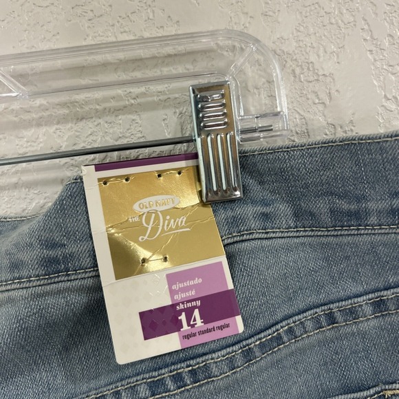 Old Navy Women's Size 14R Distressed Denim Jeans - Picture 4 of 7